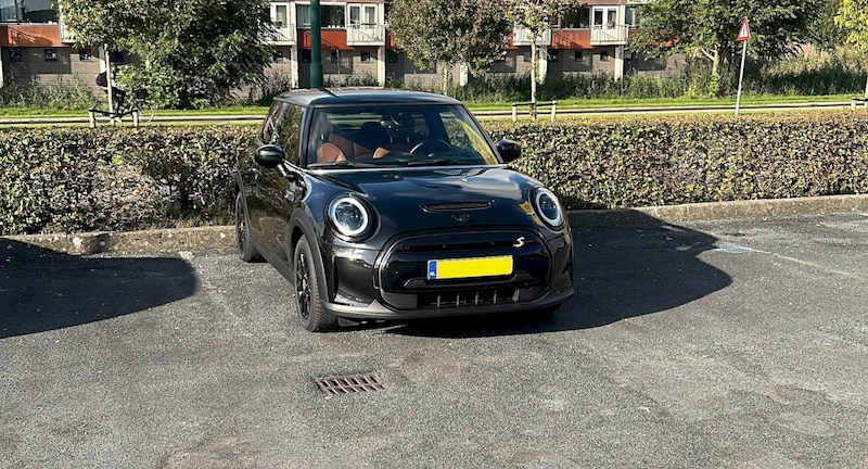 Mini Electric Business Edition (2022)