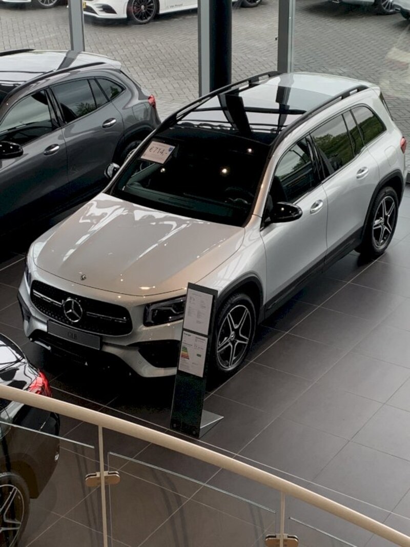 Mercedes-Benz GLB 180 Business AMG (2021)