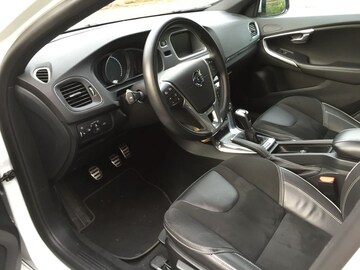 Volvo V40 D2 Business R-Design (2014)