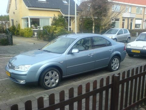 Ford Mondeo 2.0 16V Ghia Executive (2004)