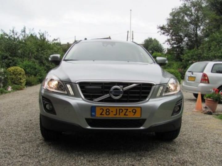 Volvo XC60 2.4D AWD Momentum (2009)