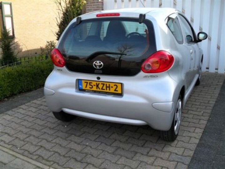 Toyota Aygo 1.0 12v VVT-i + (2007)