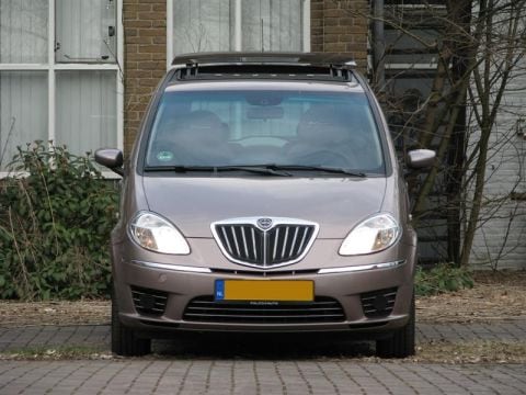 Lancia Musa 1.4 16v Oro (2008)