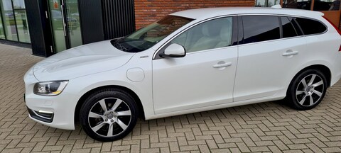 Volvo V60 D6 AWD Plugin-Hybrid Summum