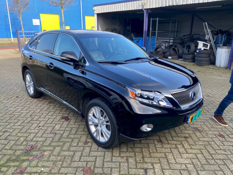 Lexus RX 450h Tech (2010)