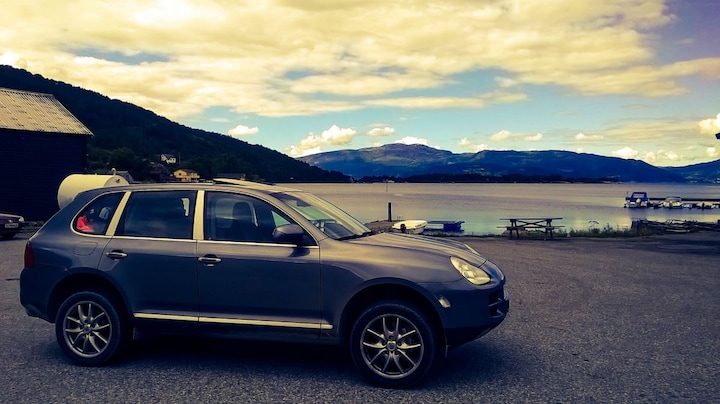 Porsche Cayenne S (2003)