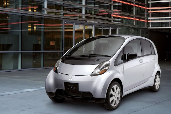 Mitsubishi i