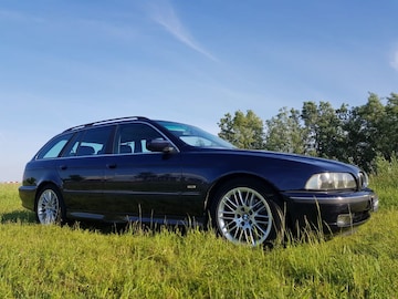 BMW 523i touring Executive (2000)