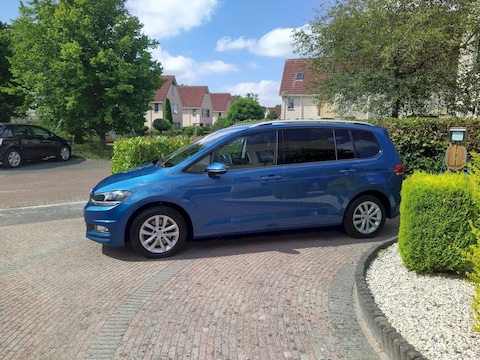 Volkswagen Touran 1.6 TDI 110pk Connected Series