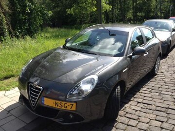 Alfa Romeo Giulietta 1.4 Turbo MultiAir Distinctive (2010)