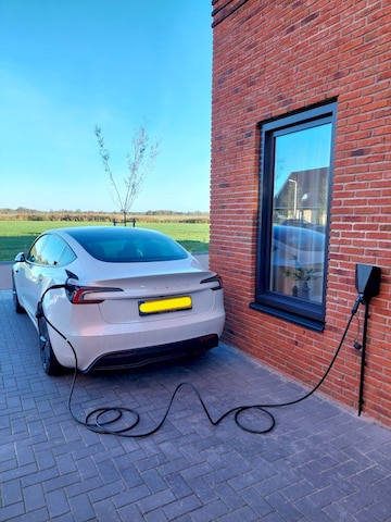 Tesla Model 3 RWD (2024)