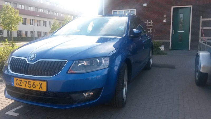 Skoda Octavia Combi 2.0 TDI Greentech Style Business (2015)