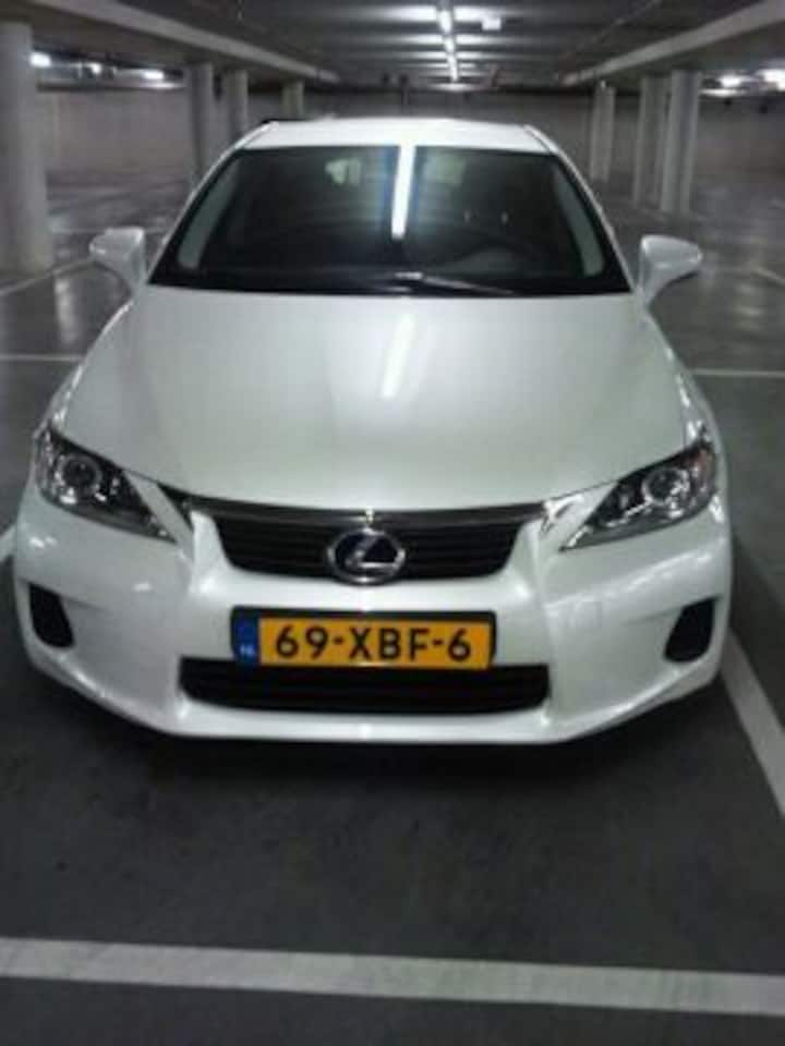 Lexus CT 200h Hybrid (2011)