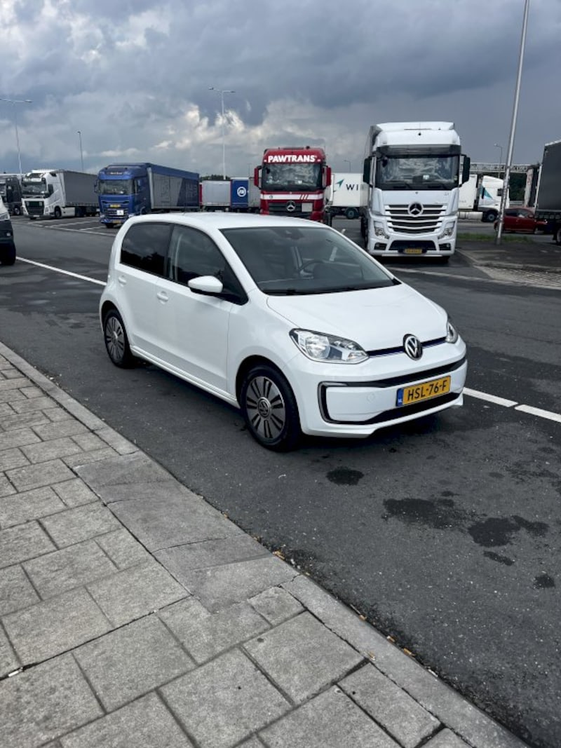 Volkswagen e-Up Style (2022)