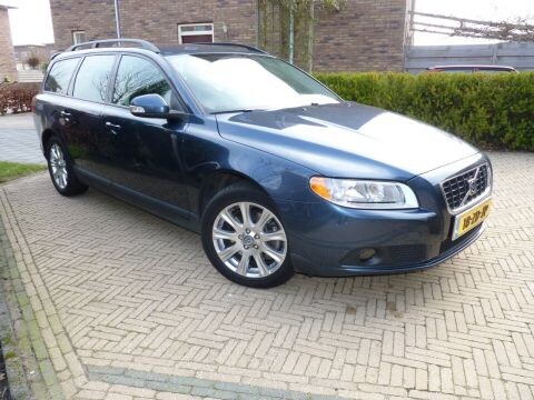 Volvo V70 2.5T Kinetic (2008)