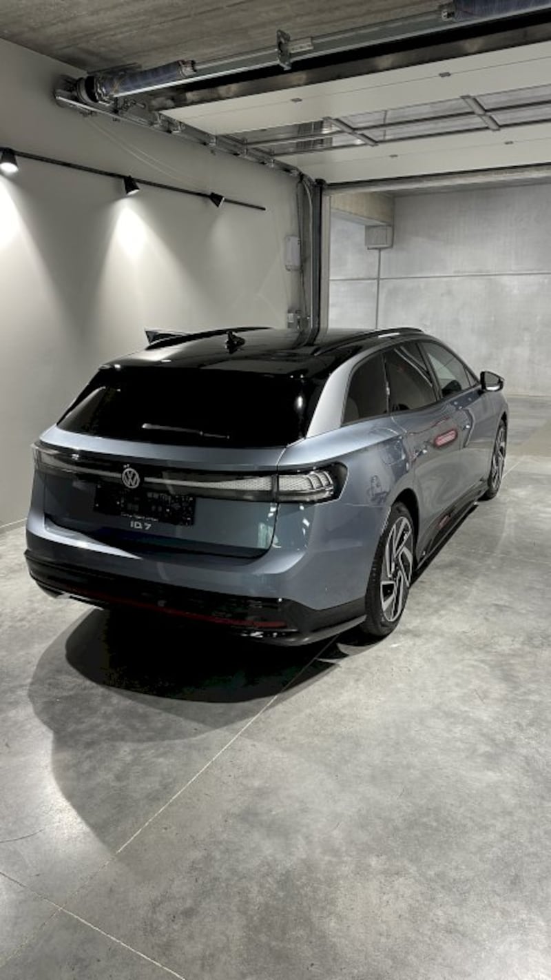 Volkswagen ID.7 Tourer 77kWh 286pk Pro Business (2024)