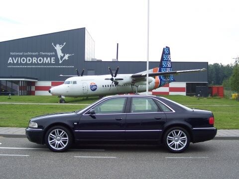 Audi A8 3.7 quattro (1999)