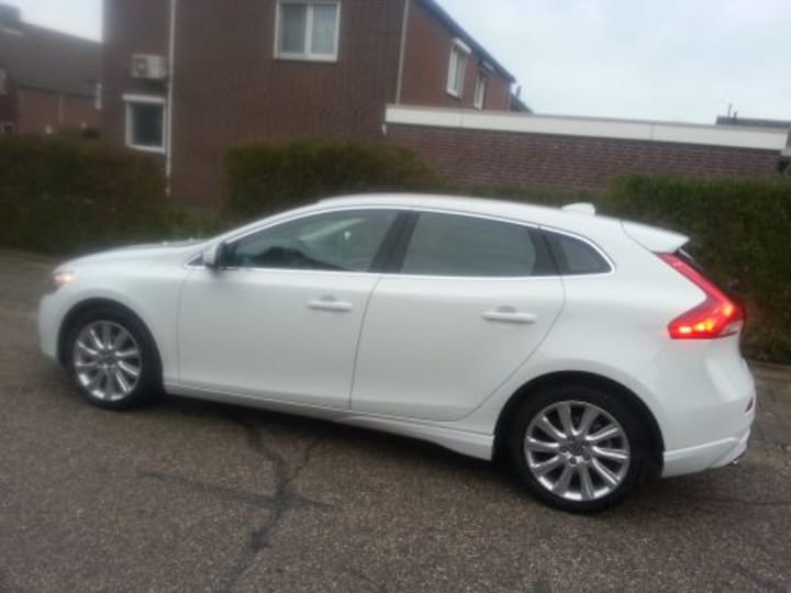 Volvo V40 D2 Summum (2012)