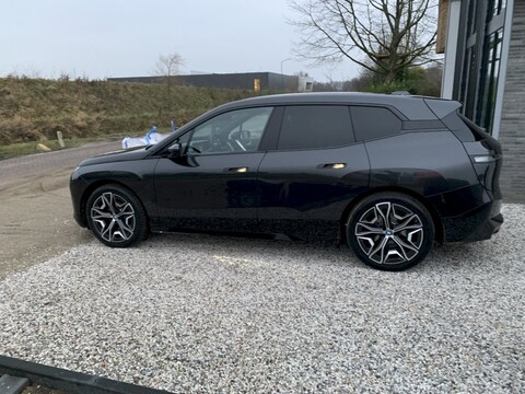 BMW iX xDrive40