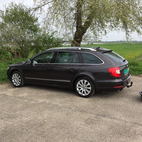 Skoda Superb Combi 1.8 TSI Elegance Businessline (2011)