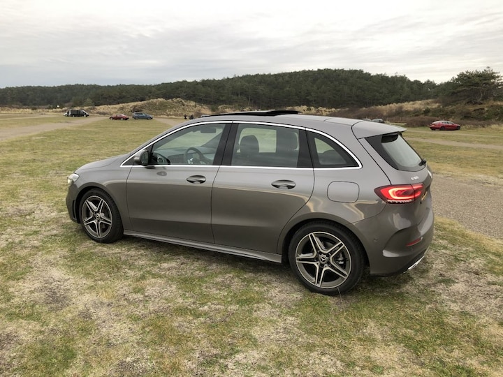 Mercedes-Benz B 180 Business Solution AMG (2019)
