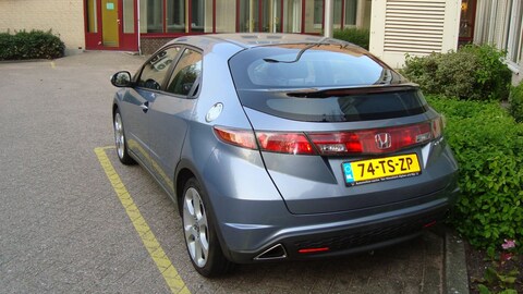 Honda Civic 1.8i-VTEC Sport