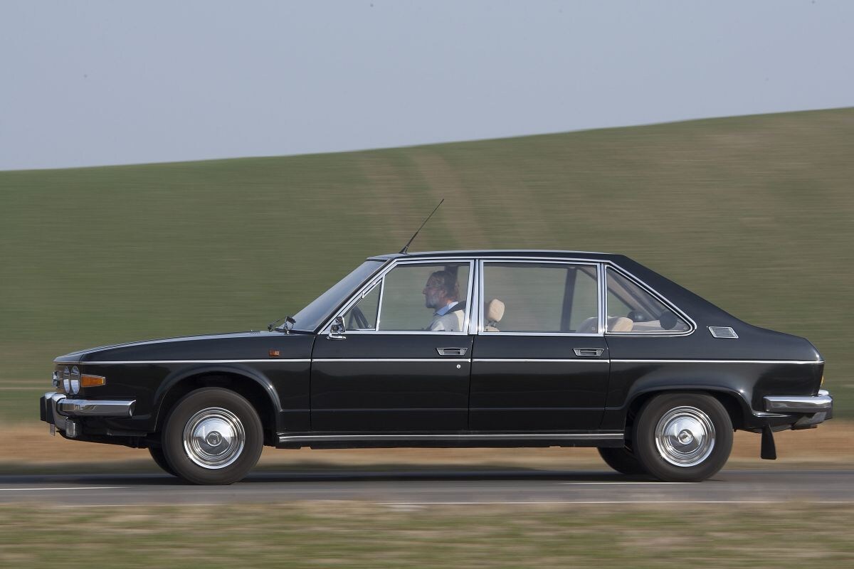 T613 Tatra T 613 was Oostbloktopper van 1974 - AutoWeek