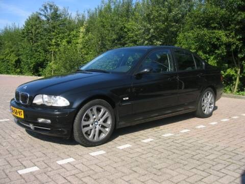 BMW 330i Executive (2000)