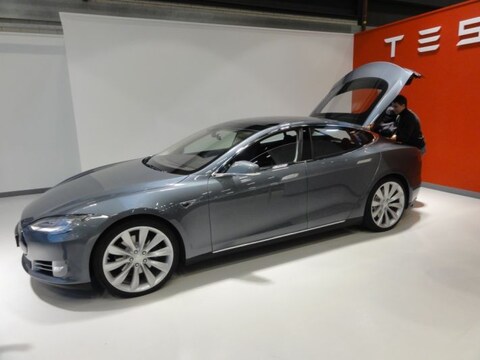 Tesla Model S 85 Performance