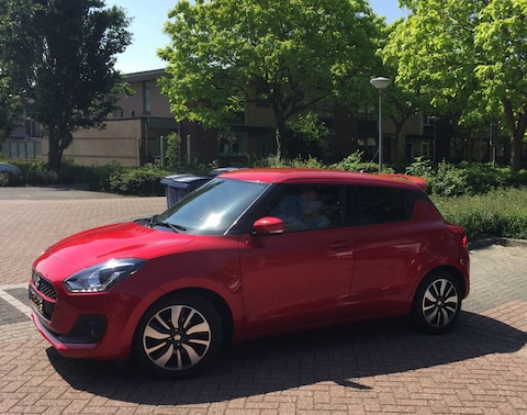 Suzuki Swift 1.0 Boosterjet Smart Hybrid Stijl