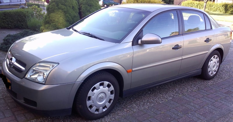 Opel Vectra 1.8-16V (2002)