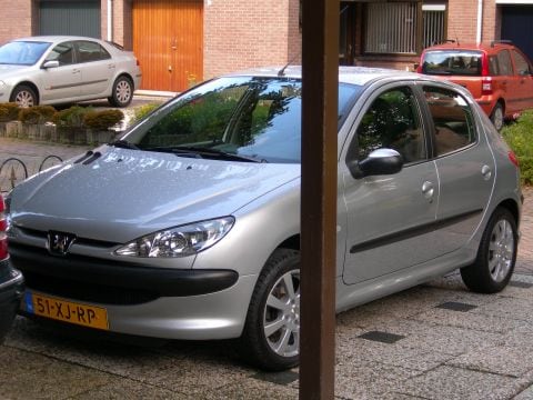 Peugeot 206 Gentry 1.4 (2004)