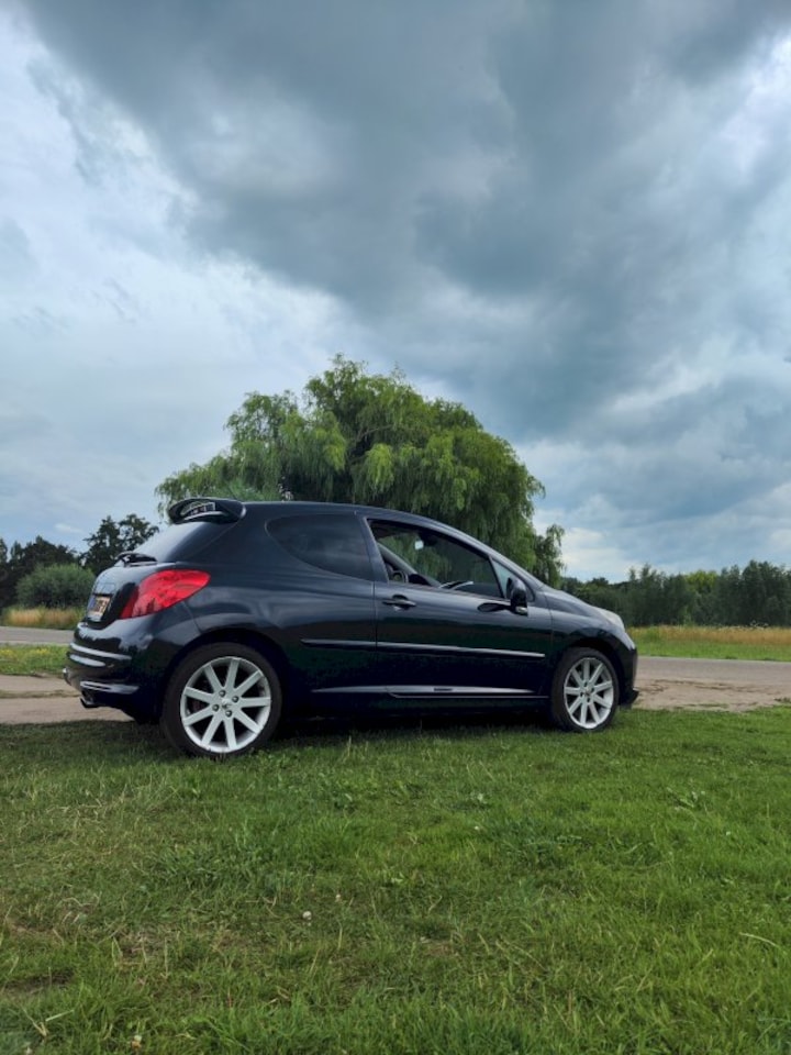 Peugeot 207 Le Mans 1.6-16V Turbo (2009)