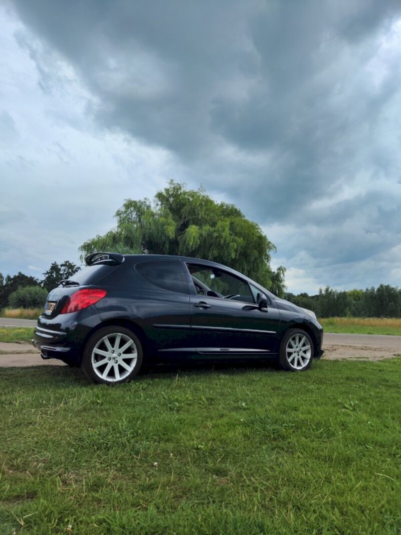 Peugeot 207 Le Mans 1.6-16V Turbo (2009)