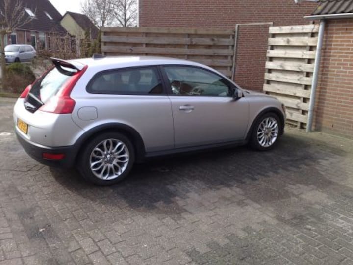 Volvo C30 2.0D Momentum (2007)