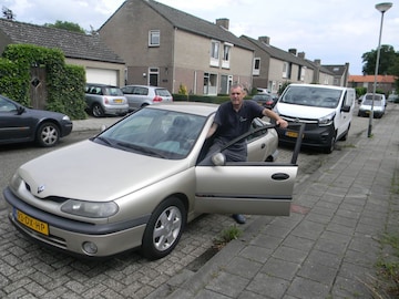 Renault Laguna RXI 1.6 16V (2000)