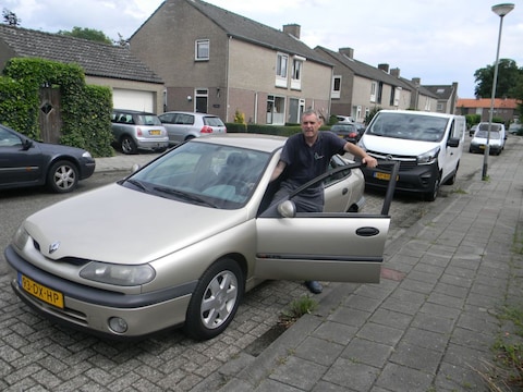 Renault Laguna RXI 1.6 16V (2000)