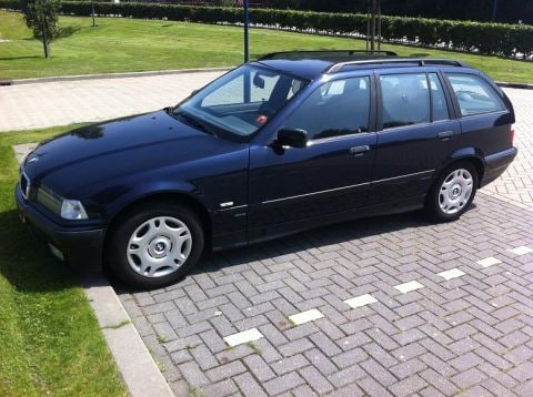 BMW 316i touring (1998)