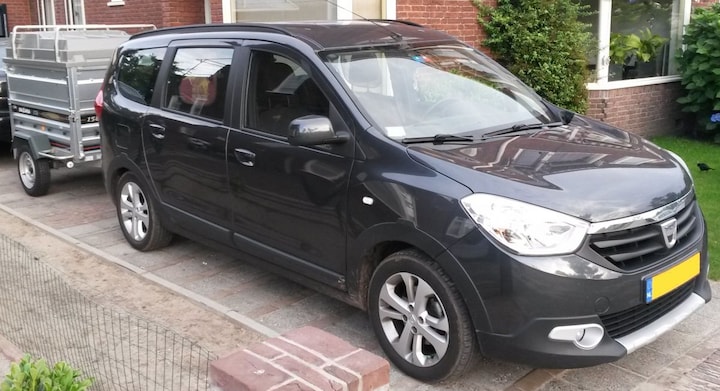 Dacia Lodgy dCi 90 Lauréate 7P (2013)