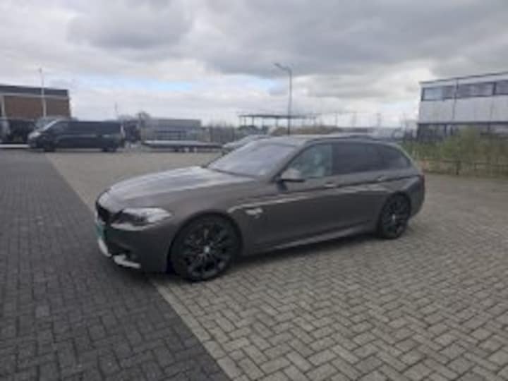 BMW F11 550i