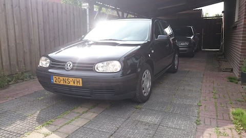 Volkswagen Golf 1.9 TDI 100pk