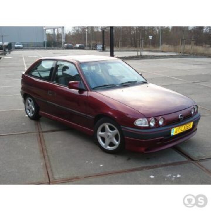 Opel Astra 1.6iS GT