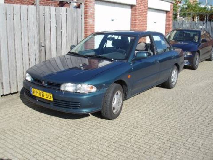 Mitsubishi Lancer 1.6 GLXi