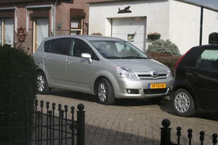 Toyota Corolla Verso 2.2 D-4D Dynamic (2007)