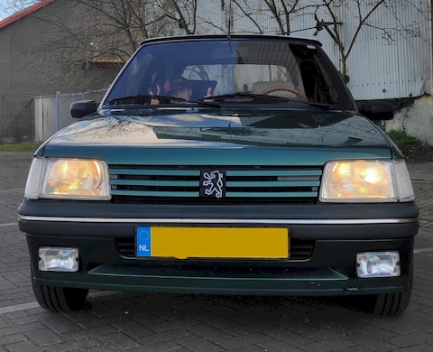 Peugeot 205