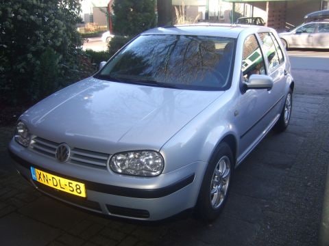 Volkswagen Golf 1.6 Trendline (1999)