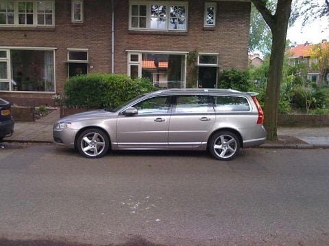 Volvo V70 2.5T Summum (2008)