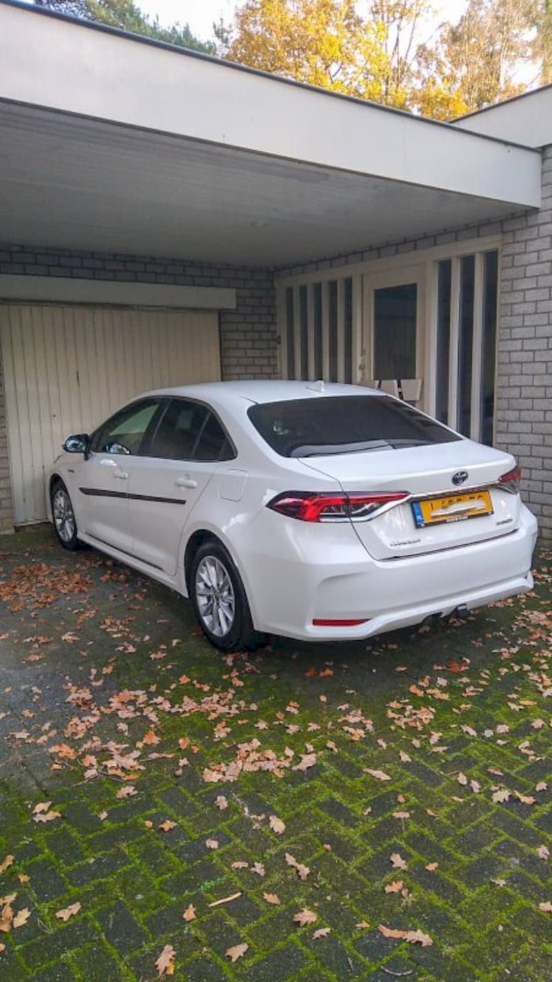 Toyota Corolla Sedan 1.8 Hybrid Business (2020)