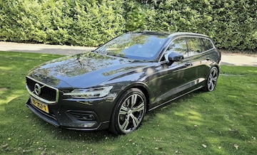 Volvo V60 D4 Momentum (2018)