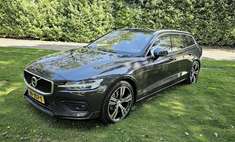Volvo V60 D4 Momentum (2018)